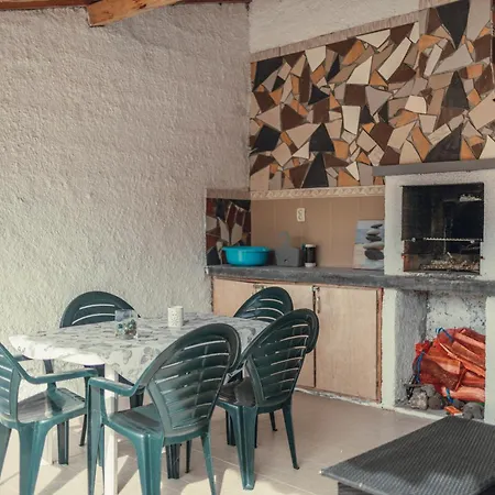 Holiday home Shr House